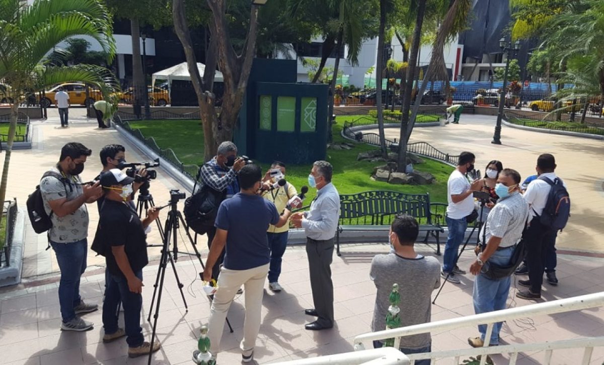 5a-foto-2-reporteros