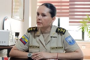 65 agentes policiales y cinco vehículos vigilan ejes viales de Santo Domingo en operativos 247