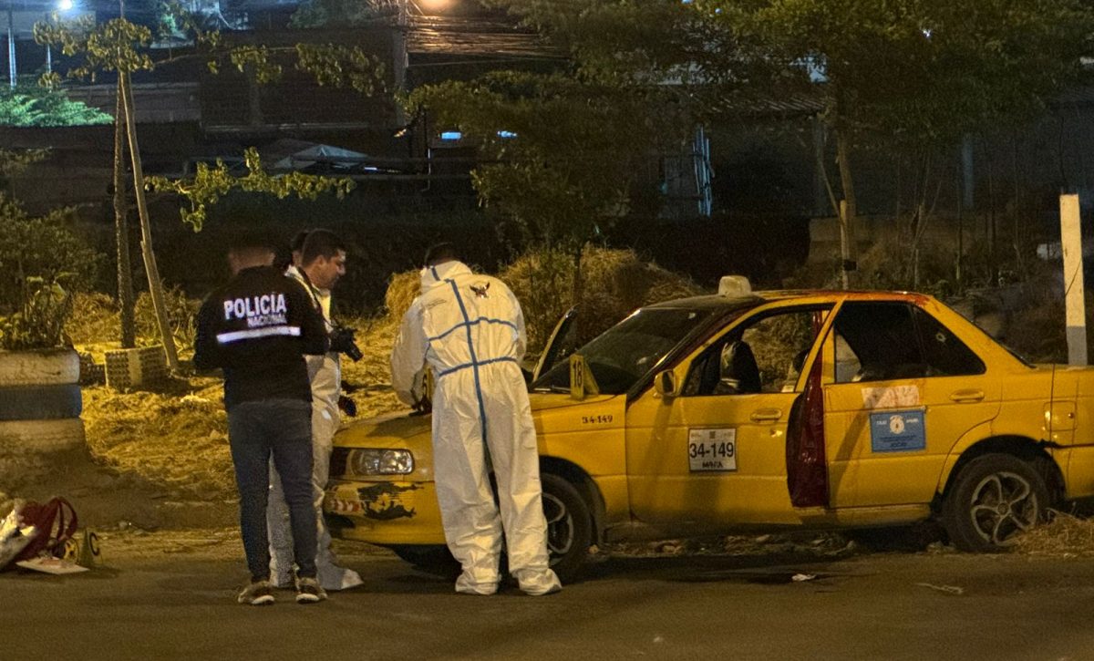 Un menor de edad es una de las víctimas de un ataque armado a un taxi.