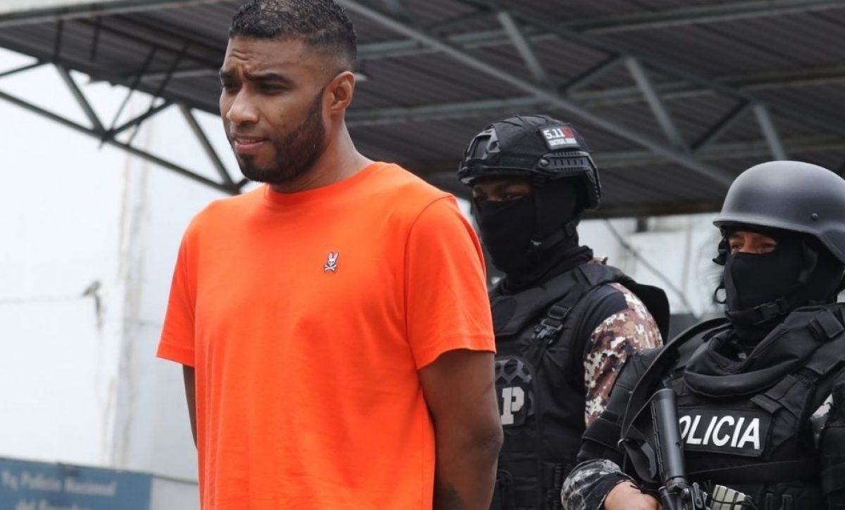 A Julio Alberto Martínez Alcívar, alias "Negro Tulio", líder de la banda criminal Chone Killers, lo sentenciaron a 13 años de prisión.