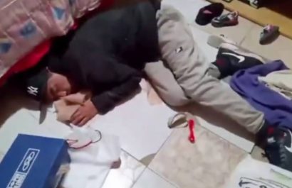 A un supuesto ladrón lo detuvo la Policía luego que se quedara dormido mientras robaba en una vivienda.