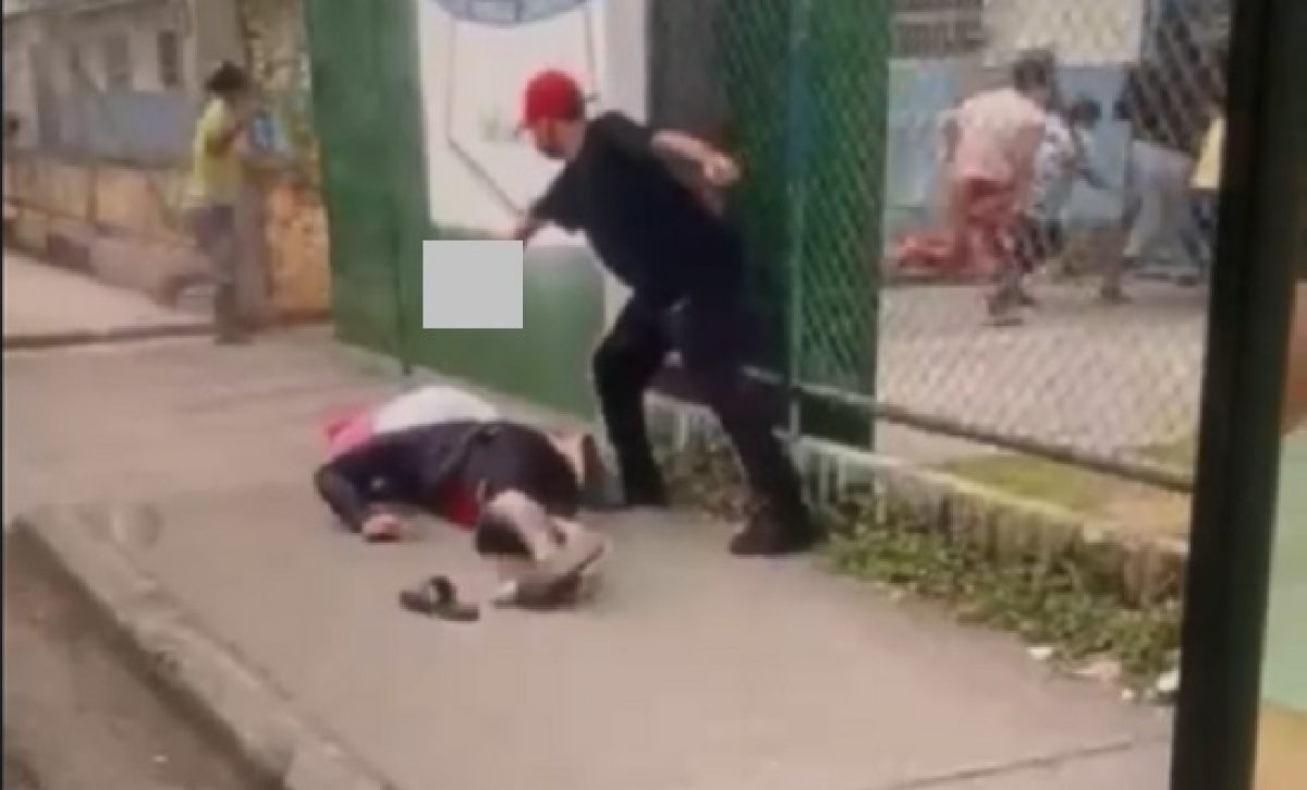 Al menos dos sicarios se grabaron así mismos en el momento en que asesinaron a una pareja de esposos.