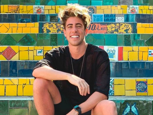 Alejo Igoa se convierte en el youtuber más grande de habla hispana con más de 72 millones de suscriptores