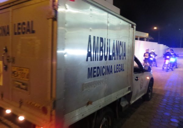 El reo fue trasladado al centro forense de Manta.