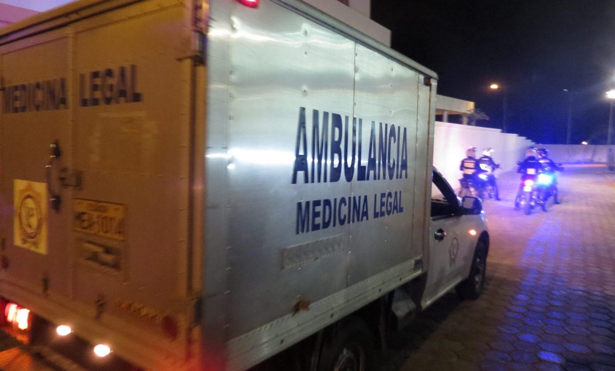 La víctima fue atacada por un problema de drogas.
