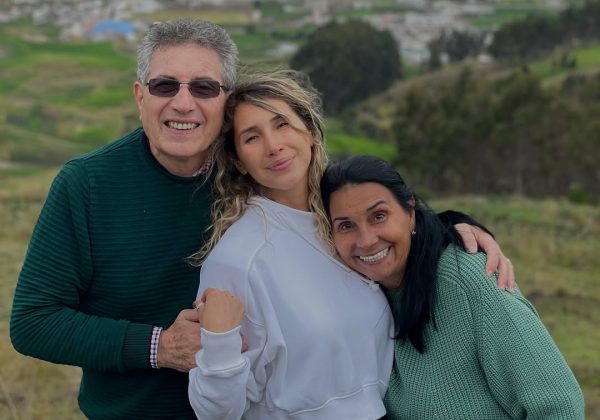Ana Paula Buljubasich muestra una sonrisa junto a su familia, "intentamos seguir adelante por ti, mamá"