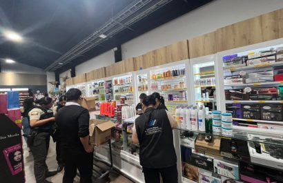 Arcsa decomisa cosméticos sin notificación sanitaria en Santo Domingo