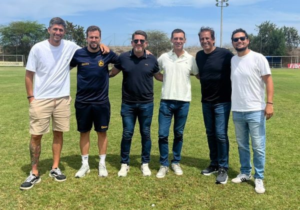 Ariel Graziani, exfutbolista argentino-ecuatoriano, anunció este viernes su renuncia a la presidencia del Delfín SC, club de fútbol de Manta.