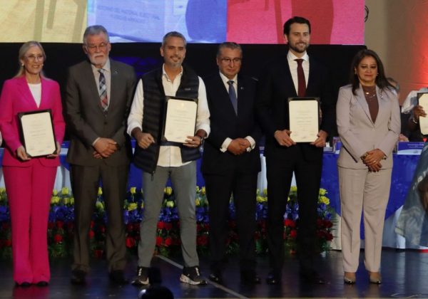 Asamblea Nacional Conozca quiénes son los 15 legisladores nacionales que se posesionarán para cumplir el periodo 2025-2029. (API).