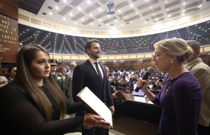 Asamblea Nacional elige a Niels Olsen como presidente para el periodo 2025-2027
