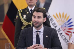 Asamblea Nacional procesa la desvinculación de 40 funcionarios con lazos familiares, indica Niels Olsen
