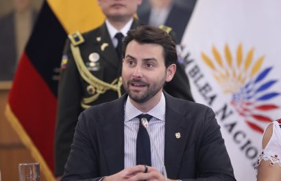 Asamblea Nacional procesa la desvinculación de 40 funcionarios con lazos familiares, indica Niels Olsen