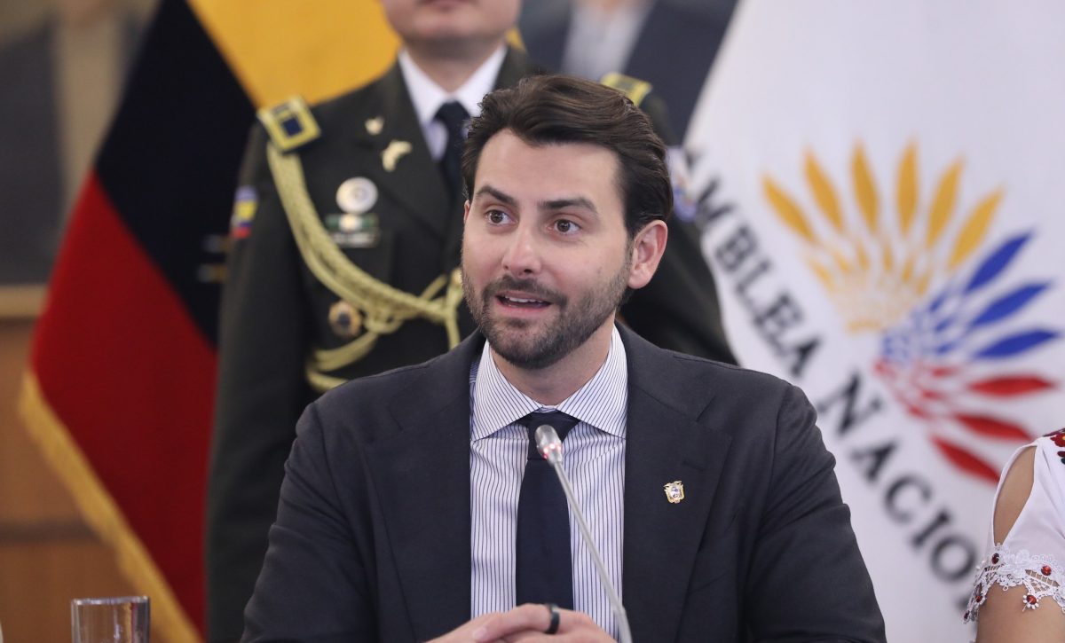 Asamblea Nacional procesa la desvinculación de 40 funcionarios con lazos familiares, indica Niels Olsen