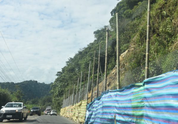 Atentos conductores: sin tránsito ni transbordos en el kilómetro 83 cierre de la vía Alóag–Santo Domingo