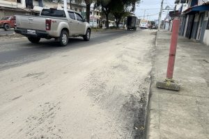 El tramo de lLa avenida del Ejército se mantendrá en esas condiciones hasta que haya asfalto.