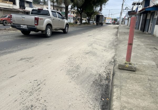El tramo de lLa avenida del Ejército se mantendrá en esas condiciones hasta que haya asfalto.