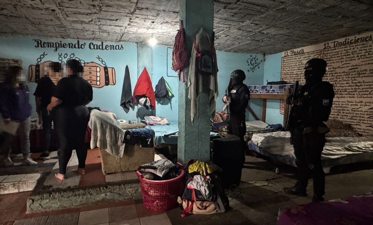 Bajo candado y entre castigos así vivían los internos en una clínica de rehabilitación clandestina descubierta en Santo Domingo