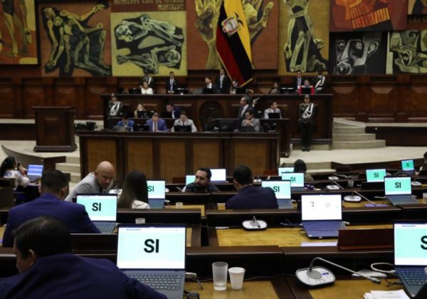 Bancada Ciudadana dice que le apuesta al debate diverso y sin exclusiones, respecto a ley propuesta por Noboa. (Bancada Ciudadana).