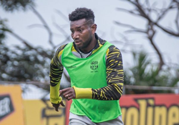 Barcelona SC renueva a Gustavo Vallecilla y tiene varias dudas para medir a Macará