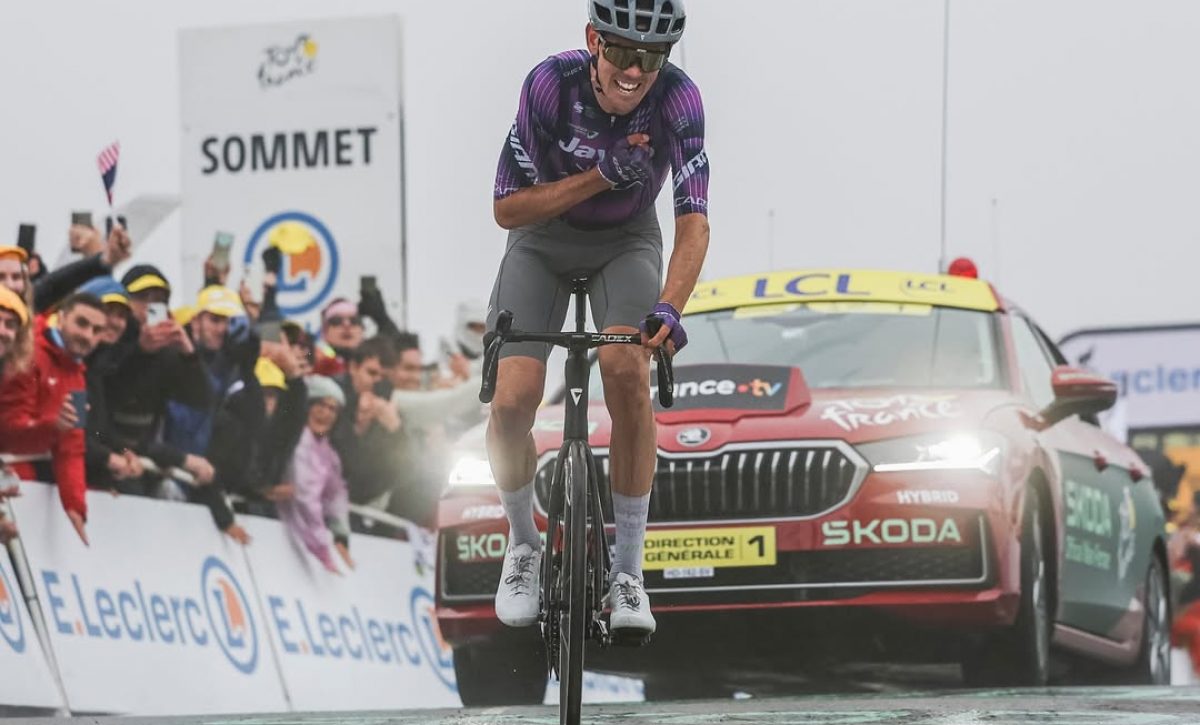 Ben O’Connor triunfa en la etapa 18 y Tadej Pogacar refuerza el maillot amarillo