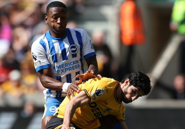 Brighton derrotó al Wolves con Pervis Estupiñán todo el partido y con buen rendimiento
