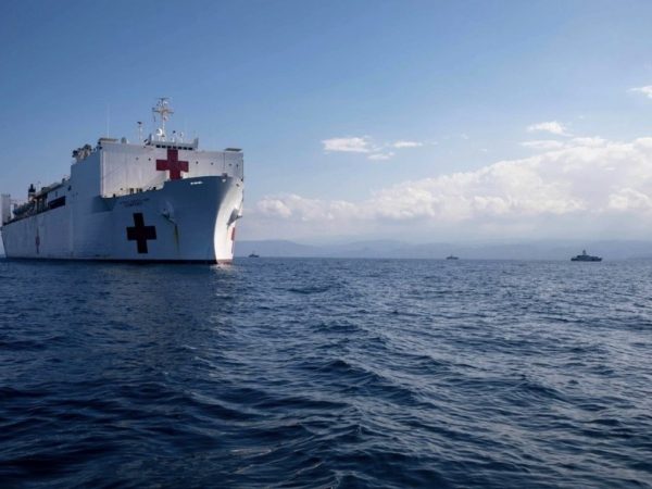 USNS Comfort llega a Manta para brindar atención médica gratuita.
