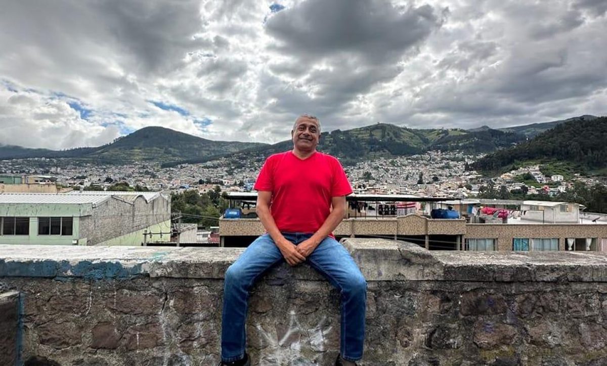 Carlos Valencia es un actor mantense que ha incursionado en el teatro, el cine y la televisión.