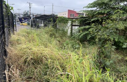 El centro de salud está junto al terreno del exaeropuerto Reales Tamarindos.