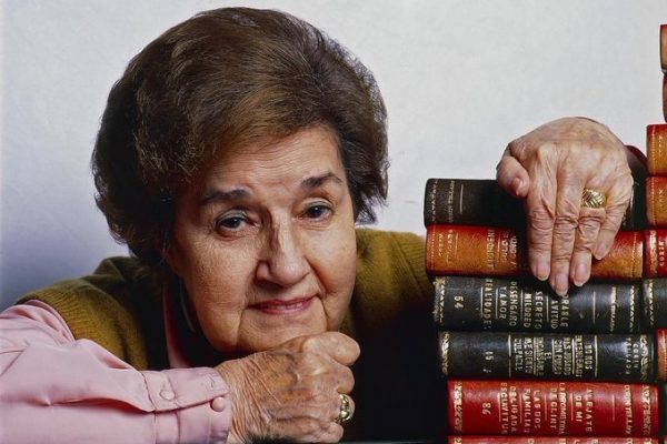 María del Socorro Tellado López, conocida mundialmente como Corín Tellado, fue "la gran dama de la novela romántica".