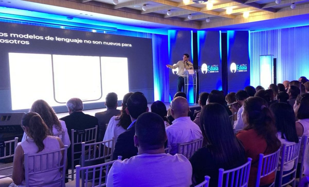 Café, Contactos y Negocios Evento sobre marketing e IA, organizado por el Círculo Ediasa, inició con éxito en el hotel Oro Verde de Portoviejo.