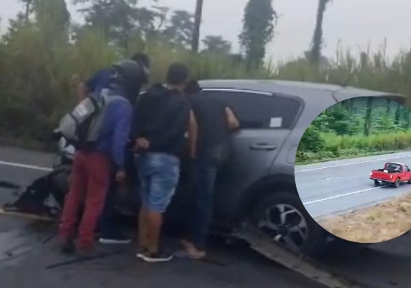 Cámara de seguridad grabó el accidente en Esmeraldas en el que fallecieron Marcos Olmedo, jugador del Muchuc Runa, y dos personas más.