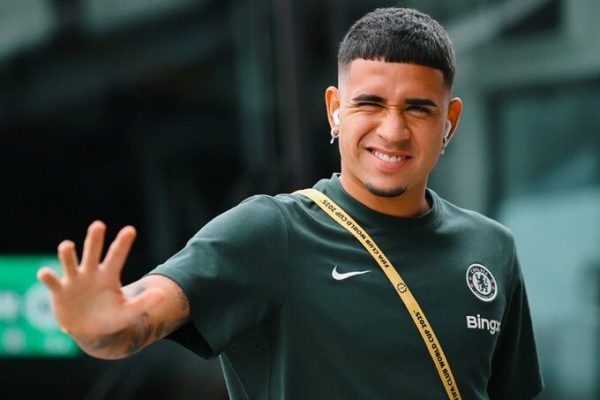 Chelsea cede a Kendry Páez al Estrasburgo para la temporada 2025-2026