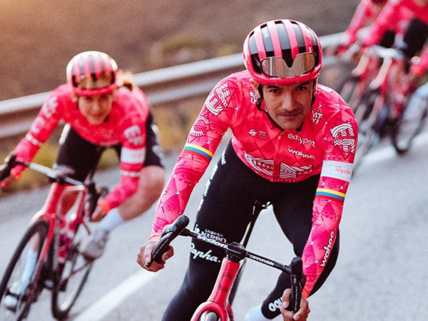 Ciclistas ecuatorianos se preparan para el Tour de Francia con objetivos definidos