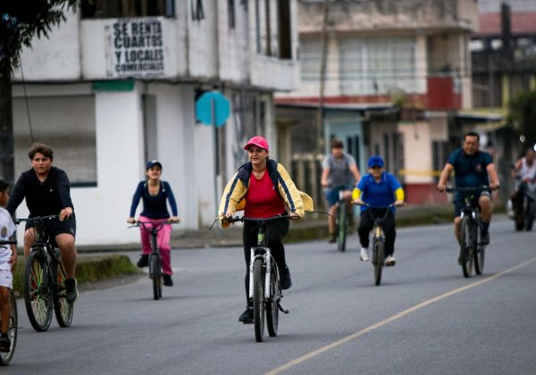 Ciclopaseos recreativos en el barrio San Rafael fortalecen la integración comunitaria en La Concordia
