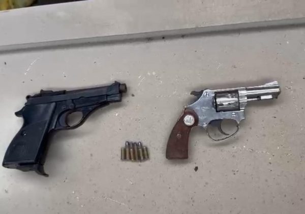 Ciudadano detenido con armas tras operativo policial en Santo Domingo