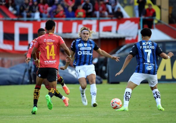 Claudio Spinelli lidera la victoria de Independiente ante Deportivo Cuenca