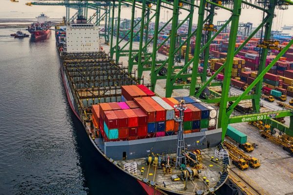 Comercio exterior: Estas fueron las principales importaciones de Ecuador en el primer trimestre del 2025. (Pexels).