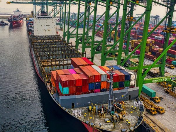 Comercio exterior: Estas fueron las principales importaciones de Ecuador en el primer trimestre del 2025. (Pexels).