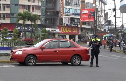 Conductores y gremios sociales de Santo Domingo exigen anulación de multas y devolución de pagos