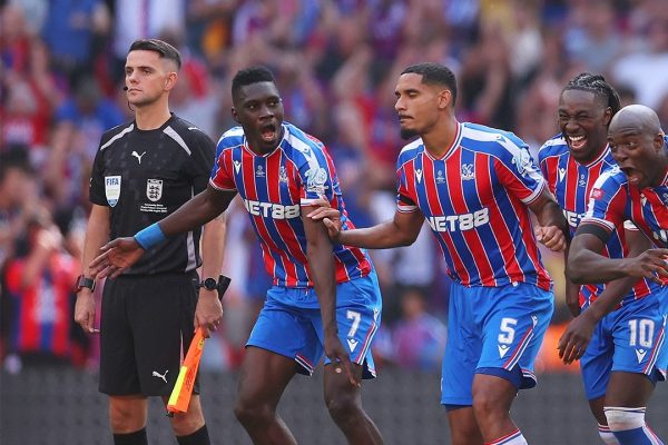 Crystal Palace excluido de la Europa League 2025-2026 por sanción de multipropiedad