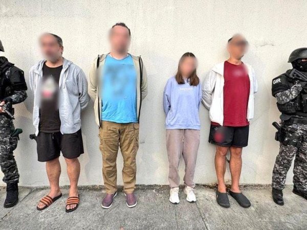 Cuatro extranjeros detenidos por posesión de armas y explosivos en Guayas