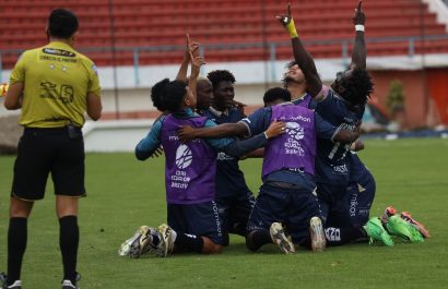Cuenca Juniors avanza en penales y hace historia.