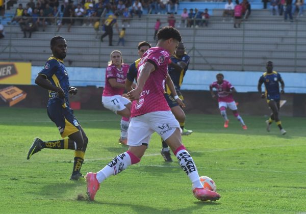 Delfín SC e Independiente del Valle igualaron 1-1 este sábado en el estadio Jocay, en un disputado encuentro
