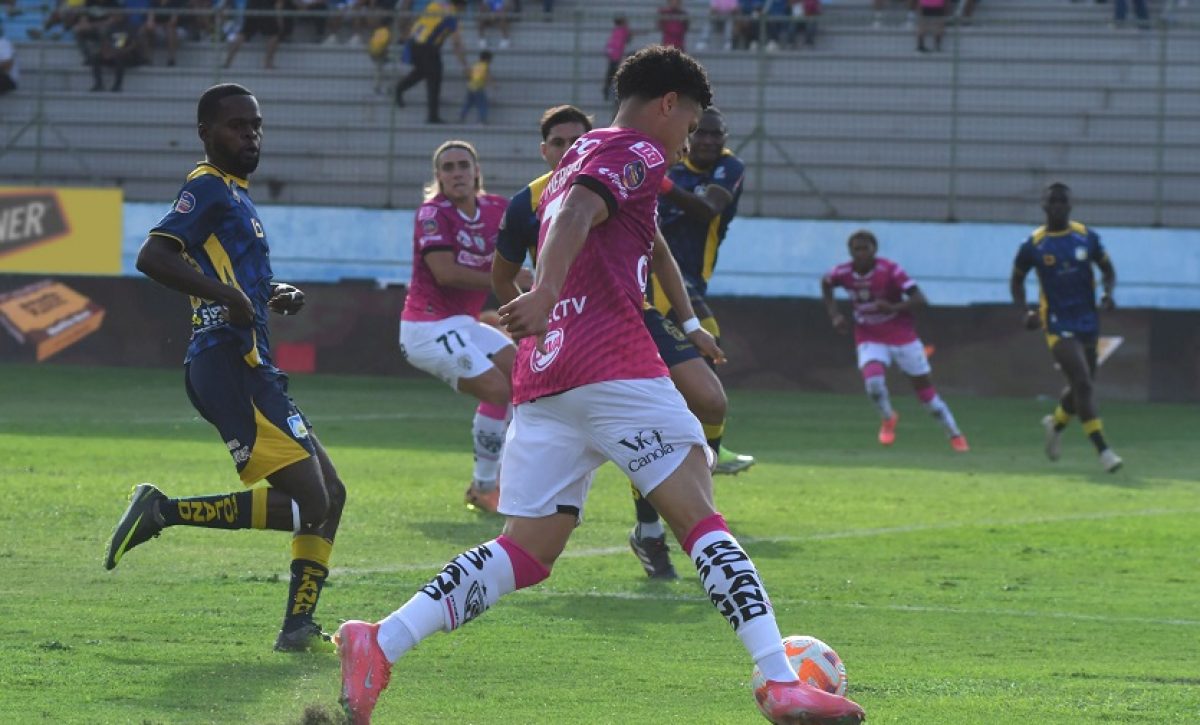 Delfín SC e Independiente del Valle igualaron 1-1 este sábado en el estadio Jocay, en un disputado encuentro