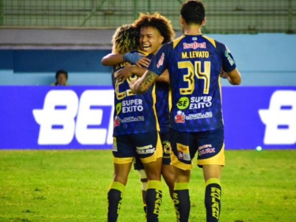 Delfín derrotó 3-1 a Mushuc Runa en el estadio Jocay de Manta, los 'Cetáceos' suman seis fechas sin derrotas. (Delfín SC).