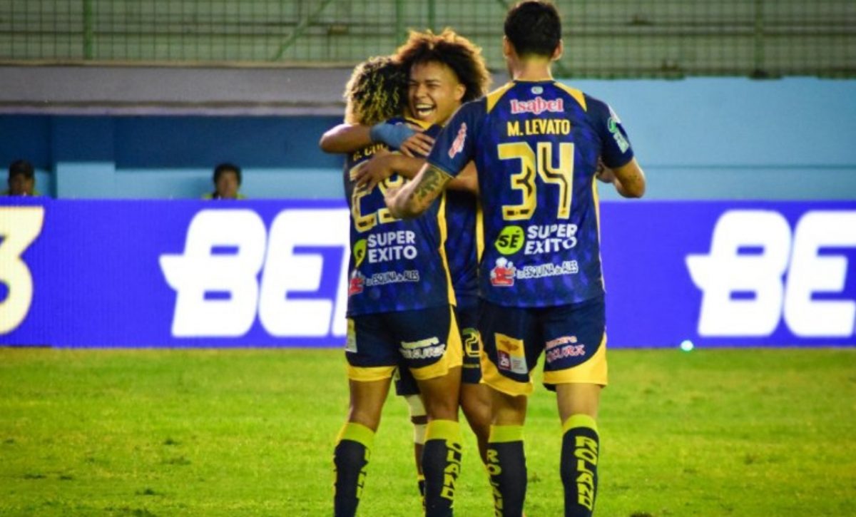 Delfín derrotó 3-1 a Mushuc Runa en el estadio Jocay de Manta, los 'Cetáceos' suman seis fechas sin derrotas. (Delfín SC).