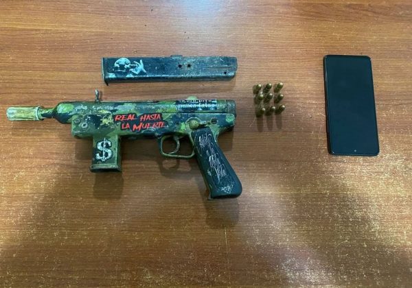 Detenido con subametralladora en un velorio en El Carmen