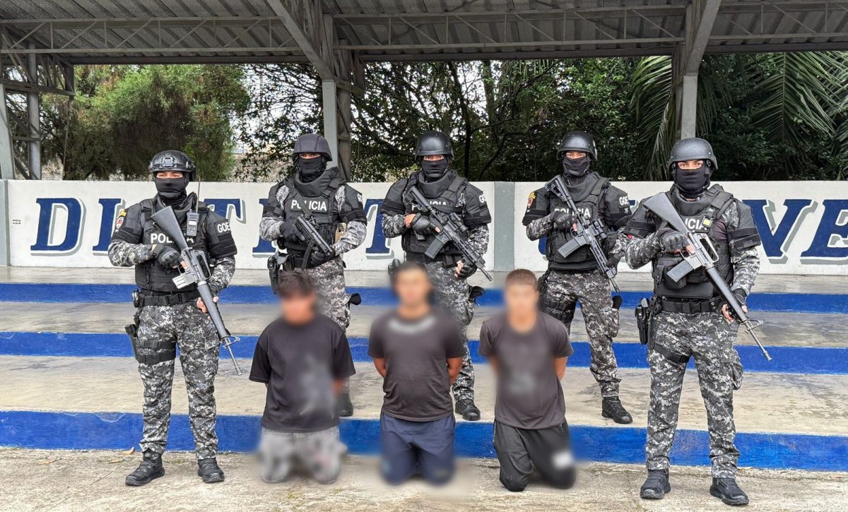 Detienen a presuntos extorsionadores durante operativo simultáneo en Santo Domingo, El Carmen y Quito