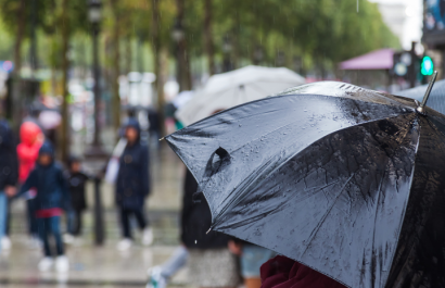 Cuenca enfrenta lluvias y clima frío este miércoles, mientras la Costa disfruta de sol