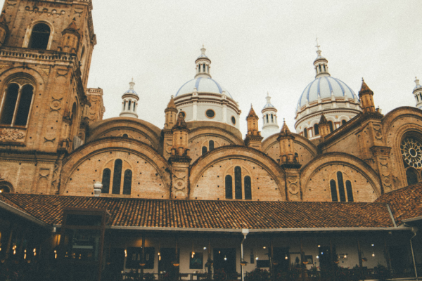La capital azuaya, Cuenca, espera un día con clima fresco y lluvias moderadas